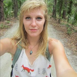 Meet your Posher, Elizabeth